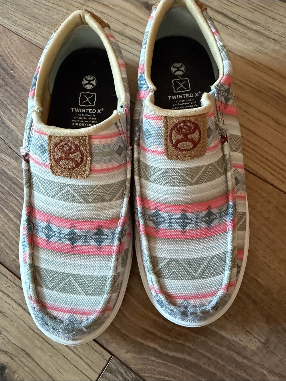 Twisted X Women's Hooey® Slip-On Loper in Pink Multi Aztec — Size 6M